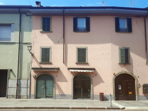 1065_I10-negozio-borgo-santa-caterina-1.7_20230704153417